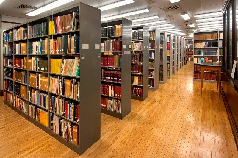 Library Book Shelves in Main Stack Room
© The Field Museum, GN91045_60d, Photographer John Weinstein.